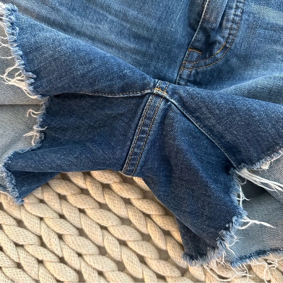 High-rise denim short - Picture 6 of 6